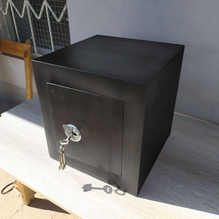 сейф домашний новый