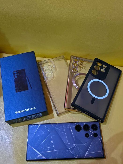 Samsung S23 ULTRA / 256gB Отлично състояние + 3 кейса Подарък