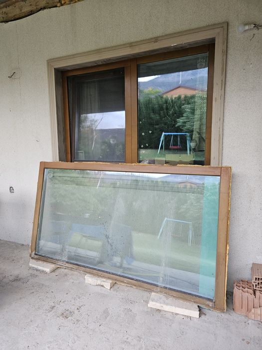 Дървена дограма с троен стъклопакет 224х121х8 см