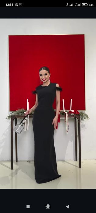 Чёрное длинное платье