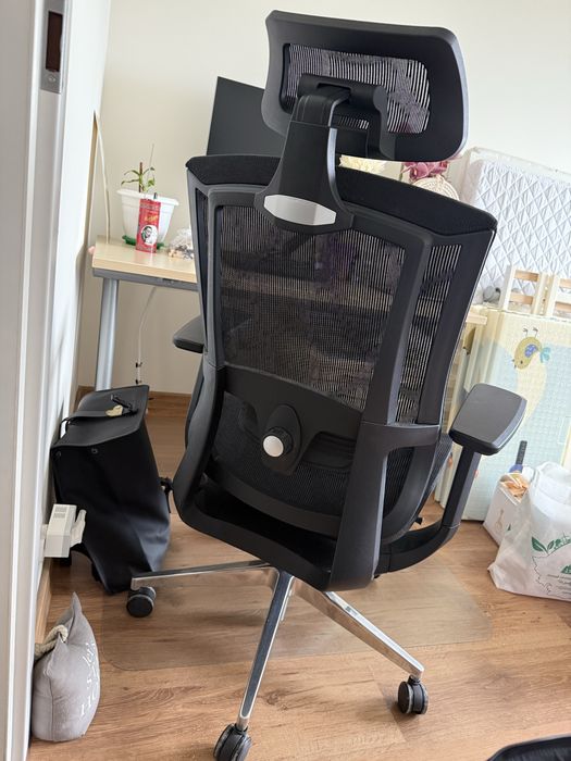 scaun de birou ergonomic, aerisit, multiple reglaje lombar gat cotiere, etc