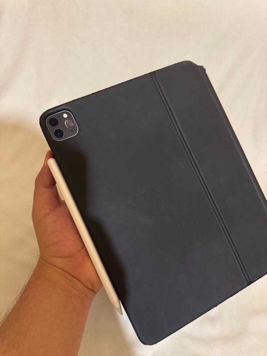 iPad Pro 11" 256GB + Magic Keyboard + Apple Pencil + SIM karta