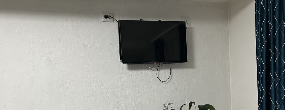 Продам телевизор смарт  тв работает