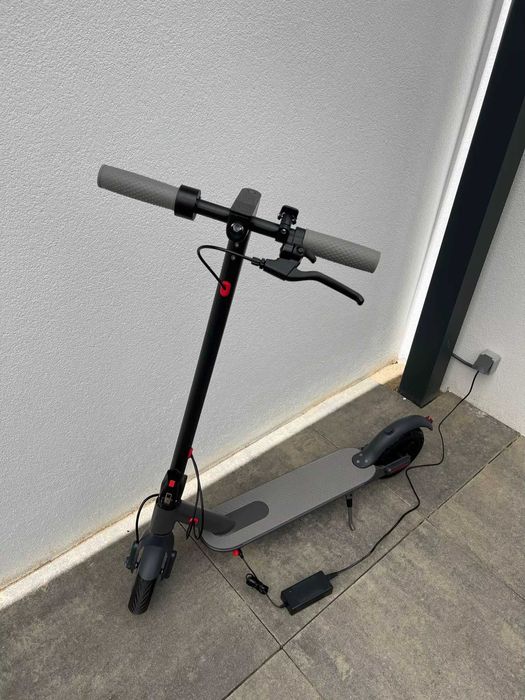 Продавам чисто НОВА електрическа тротинетка E1 PRO electric scooter