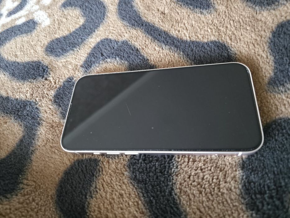 Продам Iphone 13 128gb в розовом цвете