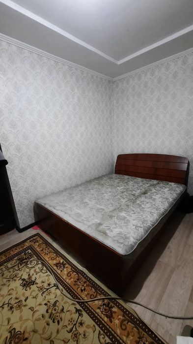 Кровать с матрасом