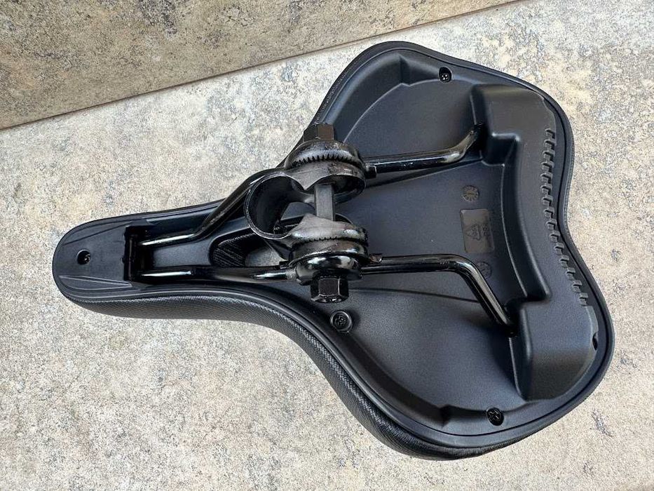 scaun de bicicleta confort cu gel si aerisire