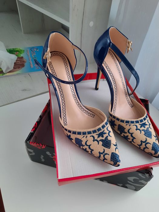 Pantofi dama noi