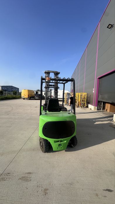 Stivuitor electric CATERPILLAR EP30K Tonaj Mare