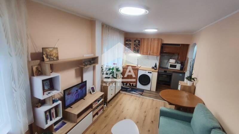 Eксклузивно! Двустаен обзаведен апартамент за продажба под ПФОЕ МОЛ, р