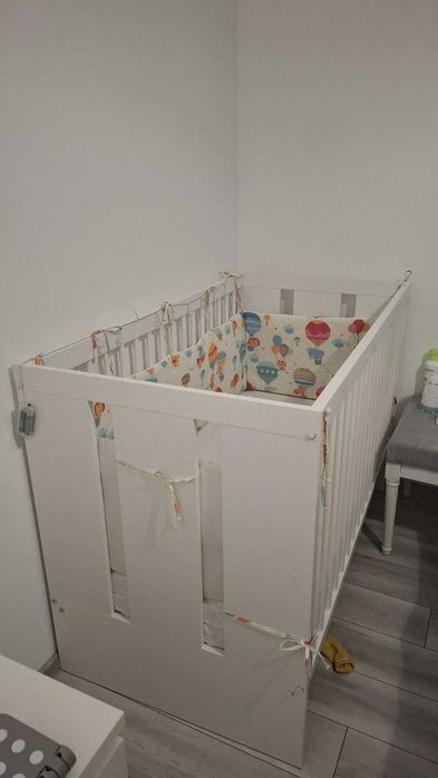 Patut alb din lemn+saltea cu fibre de cocos si strat de burete 120x60