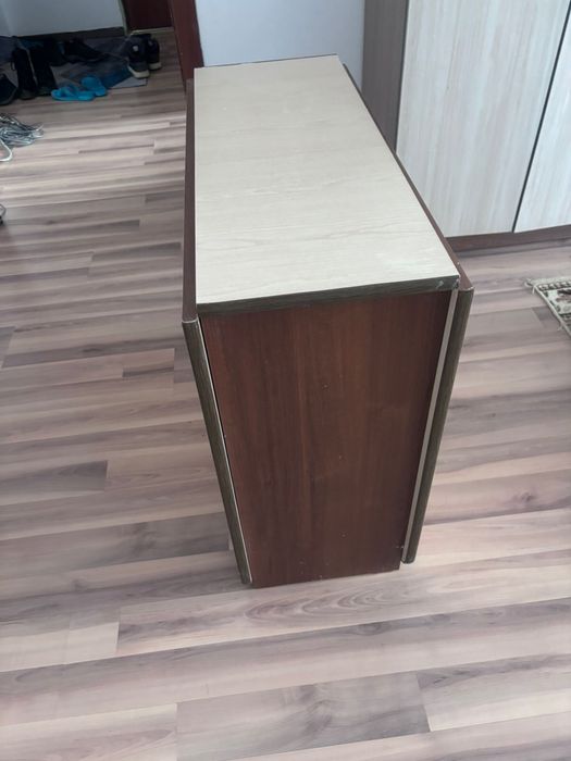 Продам стол книжка