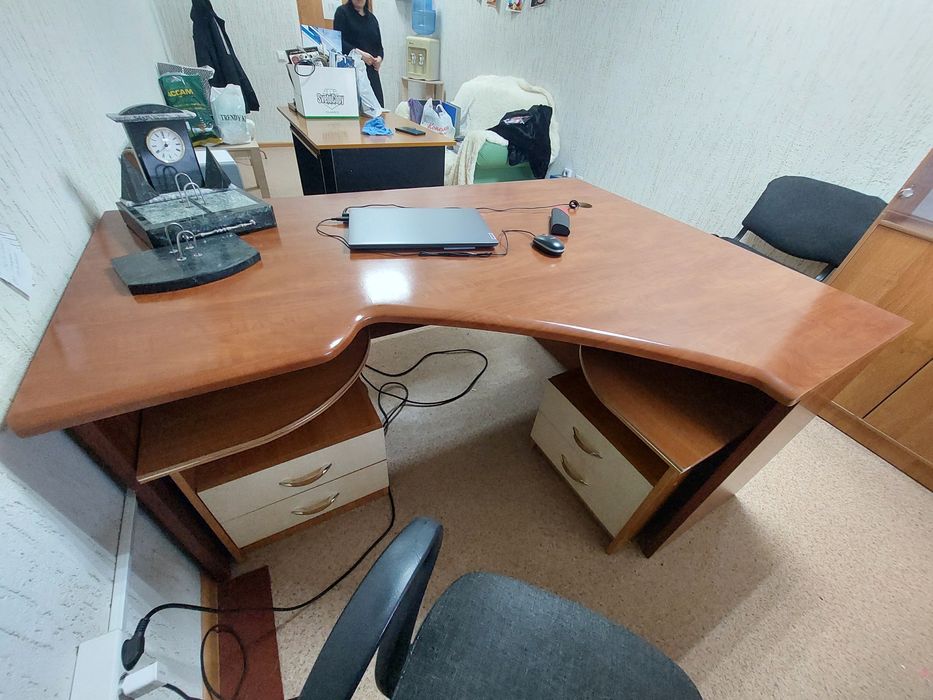Офисный стол, офисная мебель