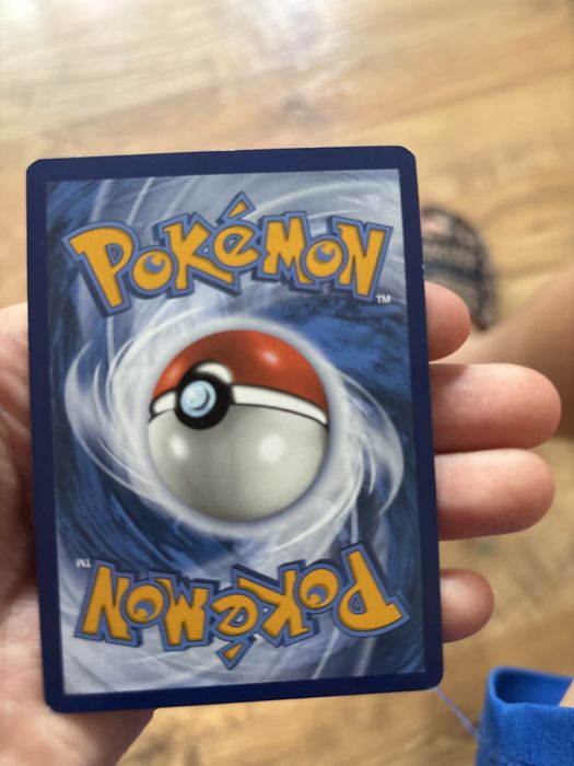 Carte pokemon rara