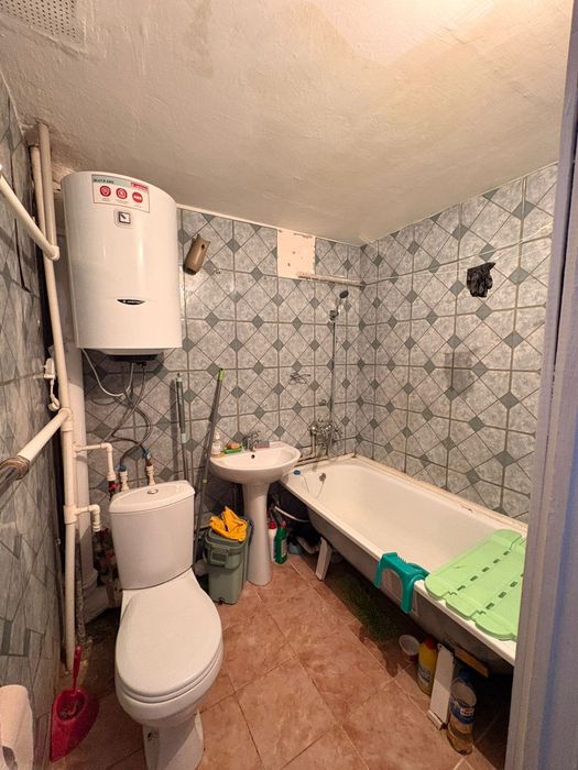 Продам 3 комн.кв, 2/6, 8 А мкр