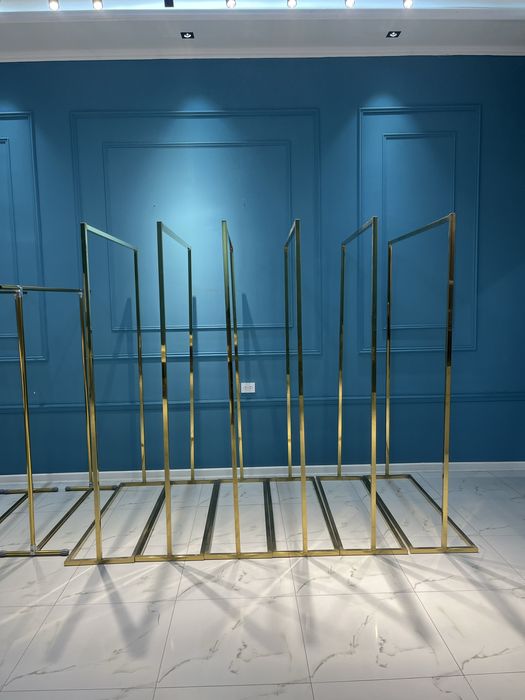 Вешалки для магазина одежди. Кийим дукони учун вешалка