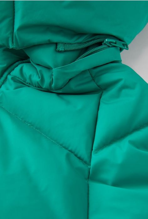 Продавам чисто ново пухено яке пълнеж 277 гр. на фирмата Зара