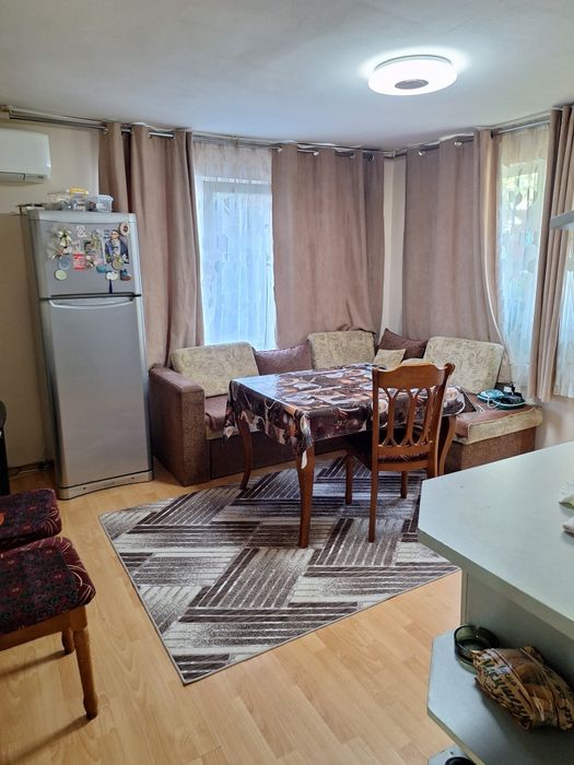 Продава се Етаж от къща в Омуртаг - 165 кв.м за 538 €/кв.м - Снимка #2