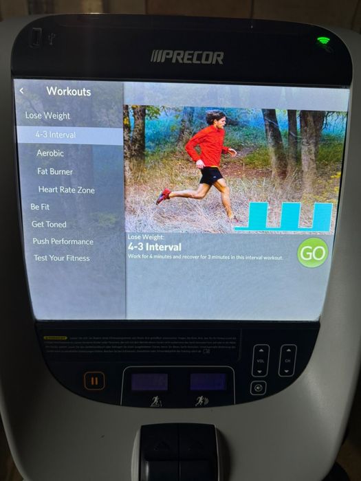 Bicicleta eliptică profesională PRECOR EFX 885 cu consolă P80 touchscreen,internet Crosstrainer