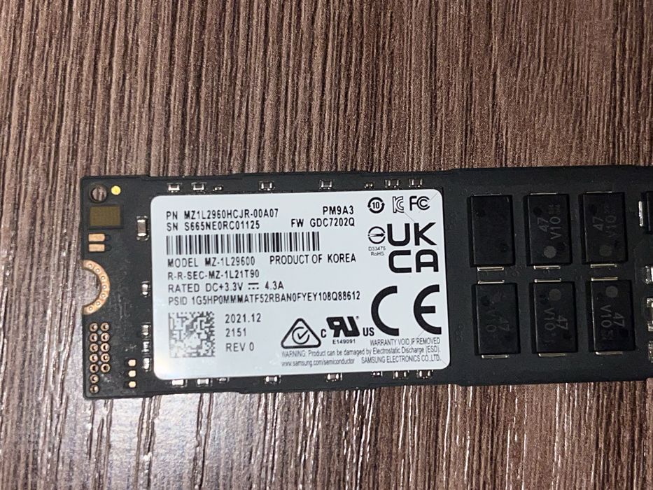 SSD Samsung PM9A3 1TB серверный