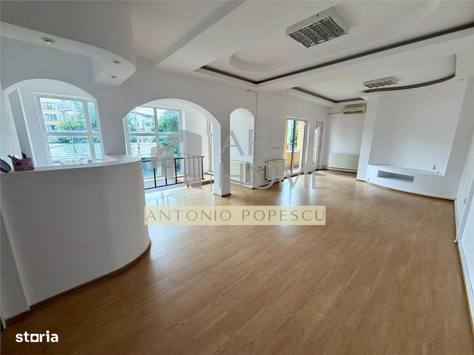 Spatiu comercial  stradal S+P+1+M, ultracentral, Ploiesti.