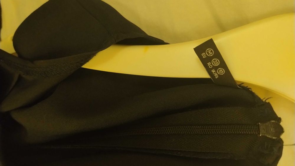 Rochita cu croiala eleganta pentru birou sau casual