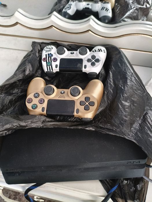 Play station 4 slim sotiladi