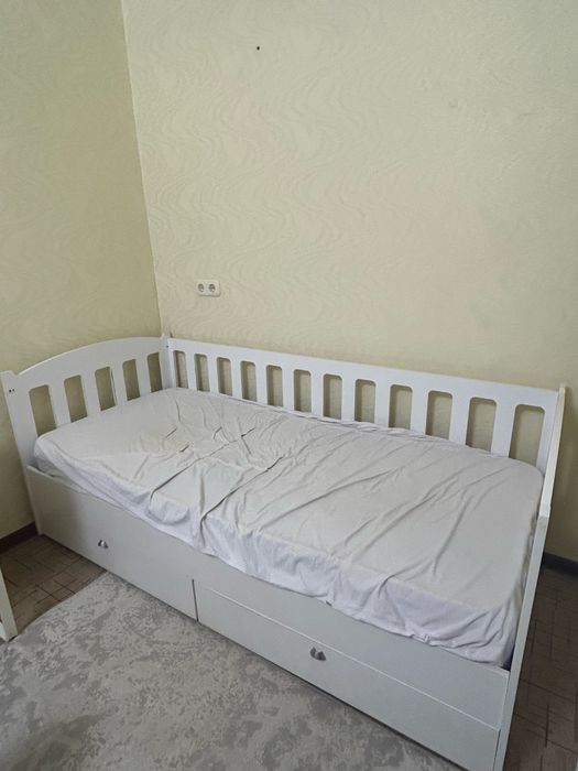 Продам кроватку 180*80