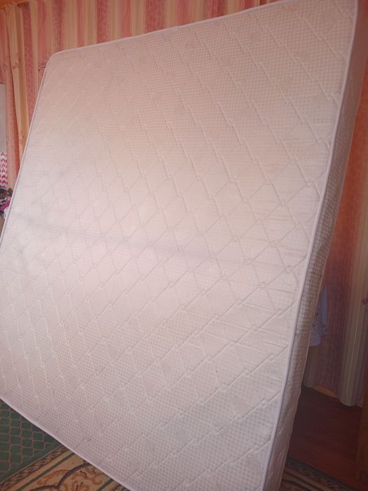 Продам матрас размер 2 м, 180 см,