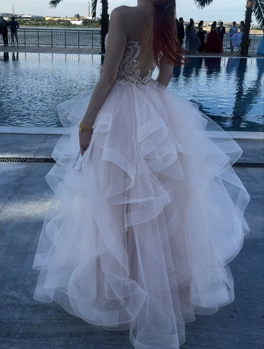 Бална рокля в цвят пудра