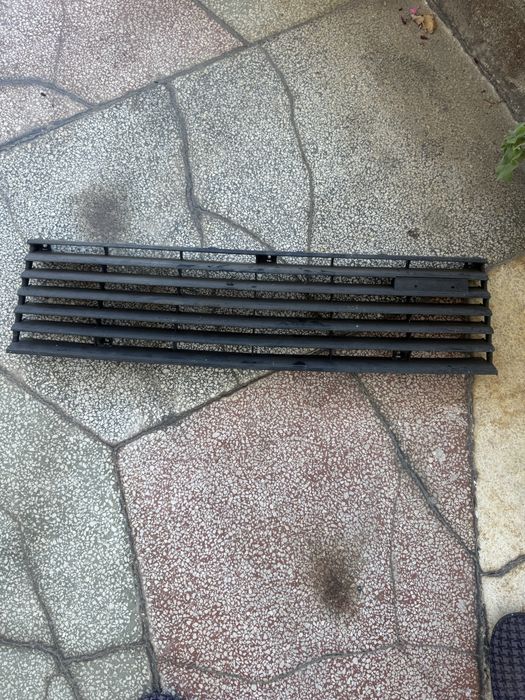 Оригинална решетка Мазда 626 Mazda 626