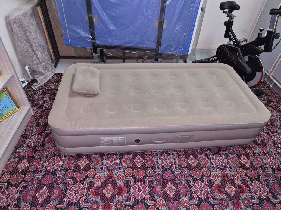 Надувная кровать Premium класса со встроенным электронасосом