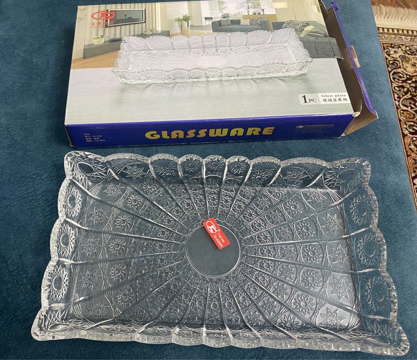 Стеклянна тарелка