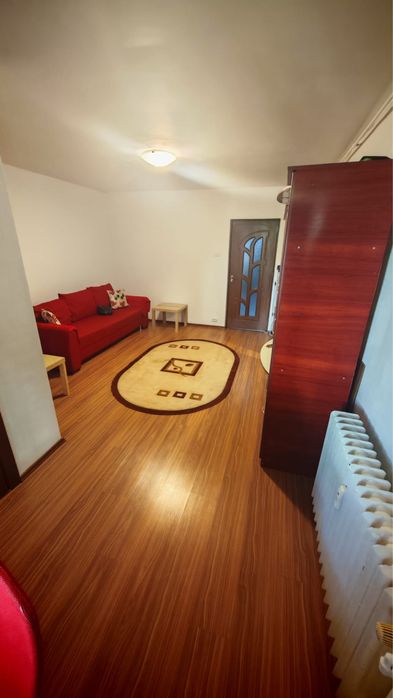 Inchiriez garsoniera Vitan