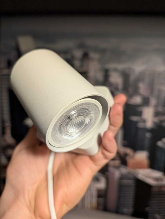 spot 8x8x8cm cilidru diametru 6cm x 8cm inaltime (cilindru)