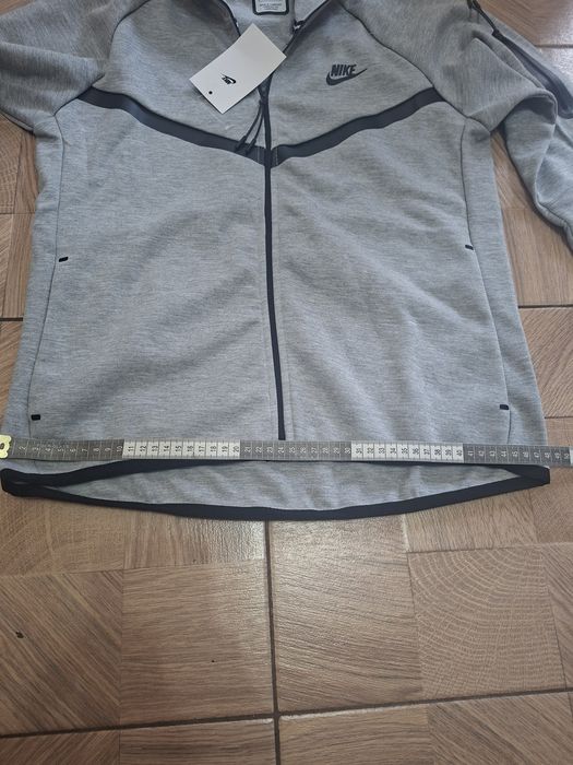 Trening Nike pentru damă,nou cu etichetă,de culoare gri