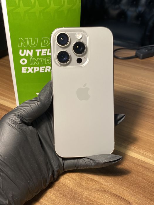 iPhone 16 Pro• 256 GB • Natural Titanium