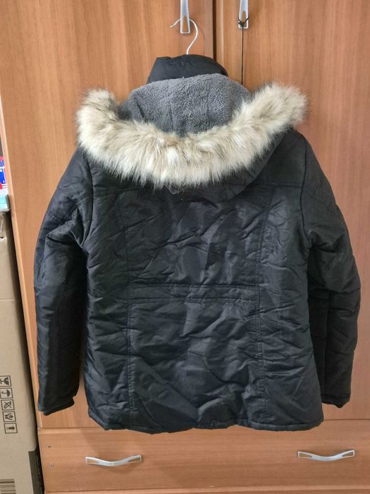 Geacă de iarnă neagră, matlasată, dama, brand GeDa Aier, impecabila