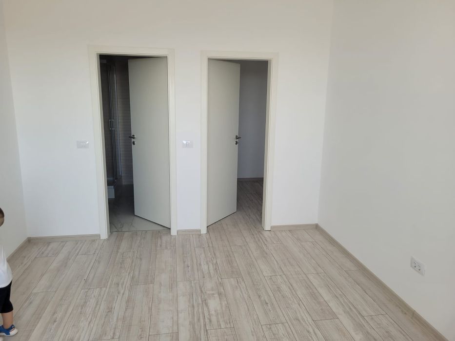De vanzare apartament 3 camere tractorul