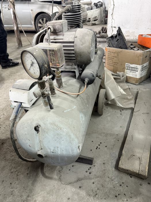 Продам компрессор