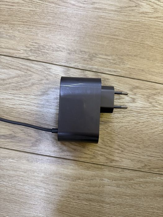 Пылесос Dyson V8 animal+ рабочий