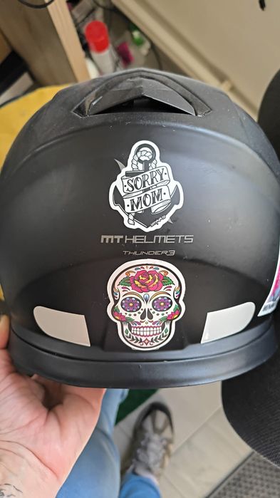 Vând cască MT Helmet Thunder 3