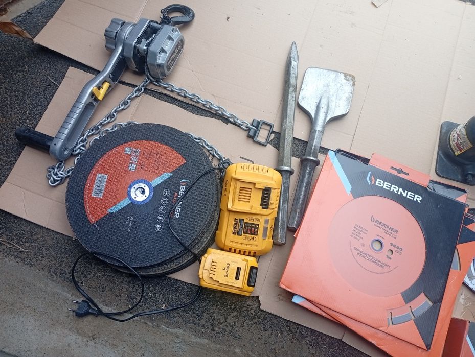 Scule și materiale de construcții