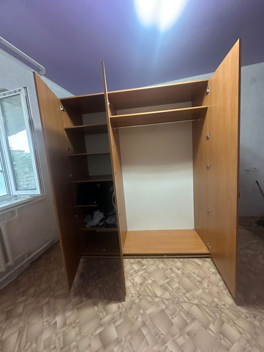 Продам шкаф 10 000 самовывоз