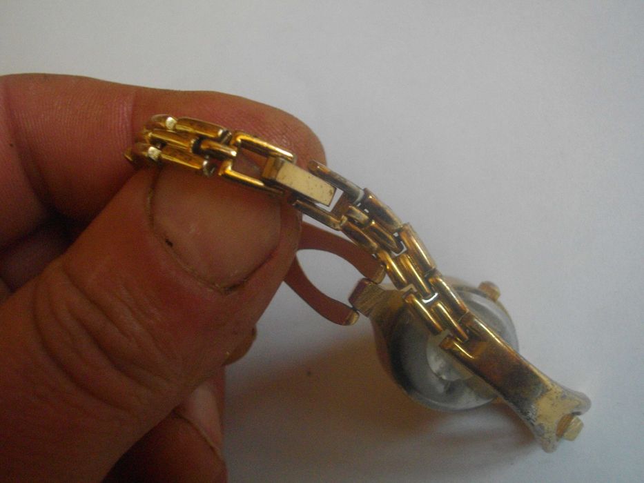 GICCI Passed-Дамски Малък Кварцов Електронен Часовник-Гривна-Отличен