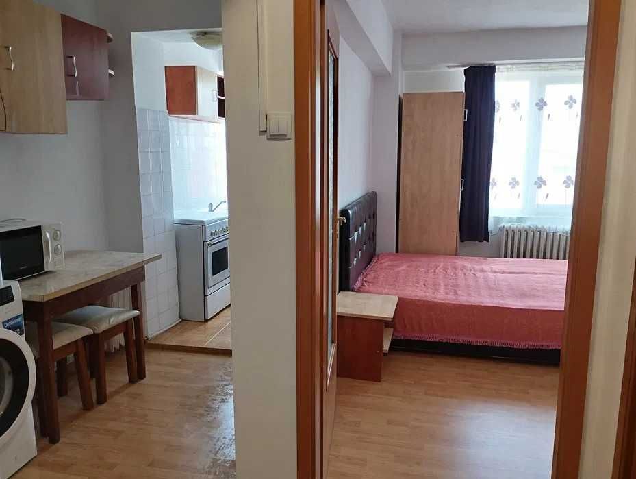 Închiriez apartament cu o camera tip C