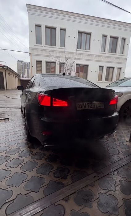 Lexus is 250 4wd
