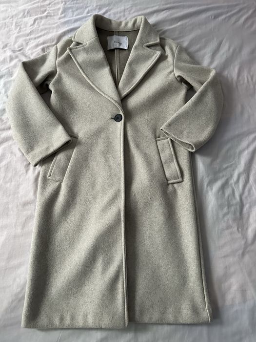 Бежово палто Bershka