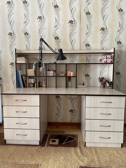 Продам стол в отличном состоянии