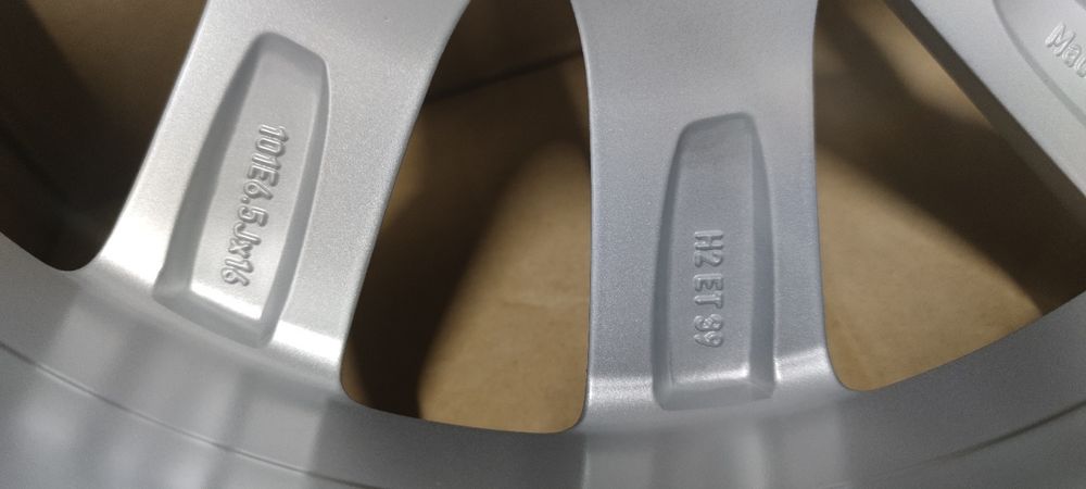 НОВИ. Оригинални джанти за Тойота 16 5 114.3